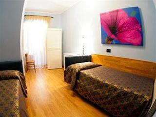 Hotel Nuova Monaco *